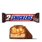 bombom recheado com biscoito e caramelo com cobertura de chocolate snickers com 2un embalagem 78g