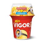 iogurte sabor morango com cereais vigor mix 140g